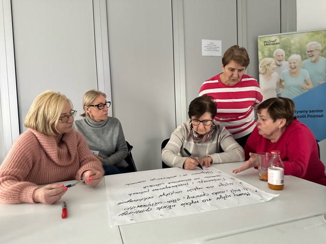 Zdjęcie ilustrujące warsztaty dla seniorów w Dąbrowie w Gminie Dopiewo