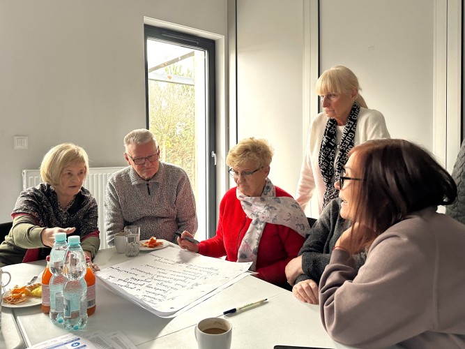 Zdjęcie ilustrujące warsztaty dla seniorów w Dąbrowie w Gminie Dopiewo