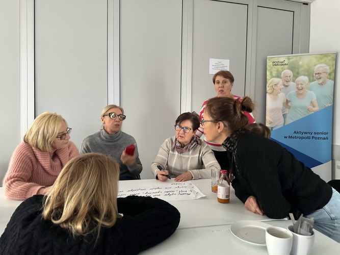 Zdjęcie ilustrujące warsztaty dla seniorów w Dąbrowie w Gminie Dopiewo