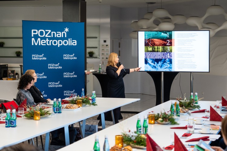 Fotografia uczestników posiedzenia Rady Metropolii podczas obrad