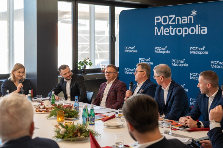 Fotografia uczestników posiedzenia Rady Metropolii podczas obrad