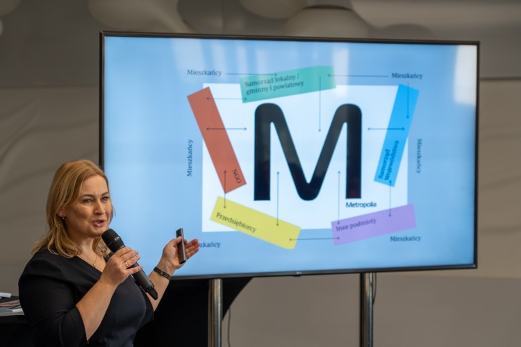 Fotografia uczestników posiedzenia Rady Metropolii podczas obrad
