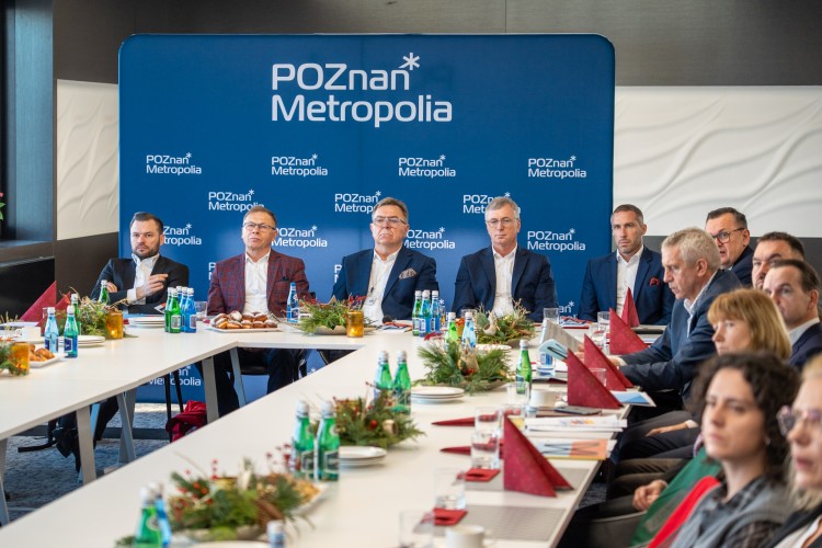 Fotografia uczestników posiedzenia Rady Metropolii podczas obrad