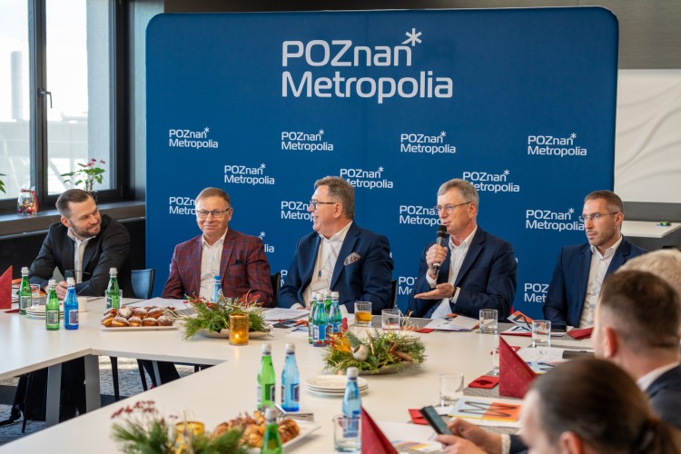 Fotografia uczestników posiedzenia Rady Metropolii podczas obrad