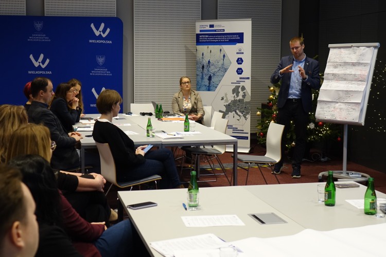 Fotografia przedstawiająca uczestników warsztatów w ramach projektu INTEGRA